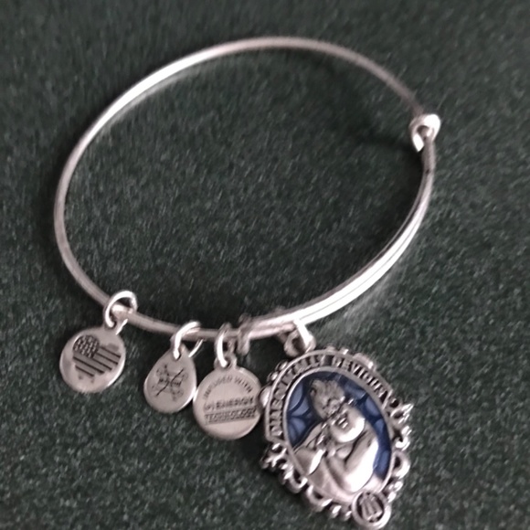 Alex And Ani Expandable Wire Bangle Bracelet Disney Diabolically Devious 2018 - Picture 3 of 16